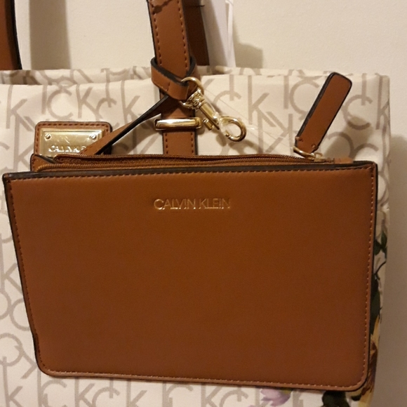 Calvin Klein Logo Tote with Wristlet - Picture 3 of 16